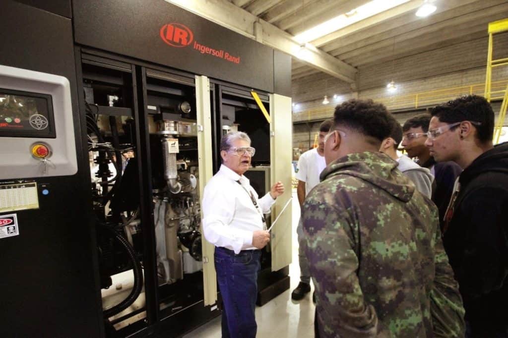 Alunos do SENAI visitam fábrica da Ingersoll Rand no Manufacturing Day 2018