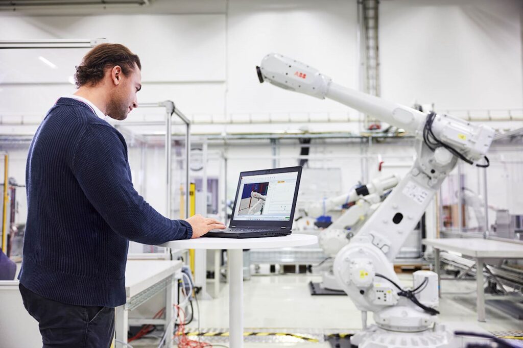 ABB RobotStudio chega à nuvem e permite colaboração em tempo real