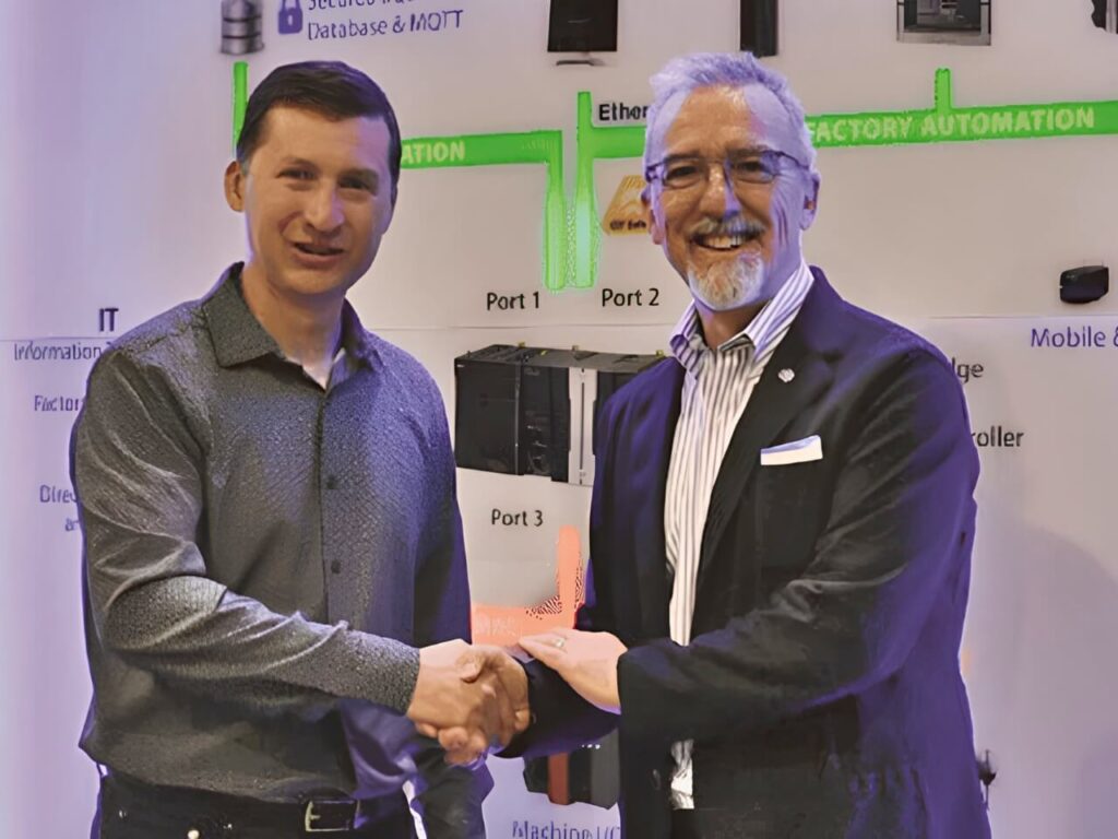 Comau e OMRON Robotics anunciam acordo para acelerar automação industrial