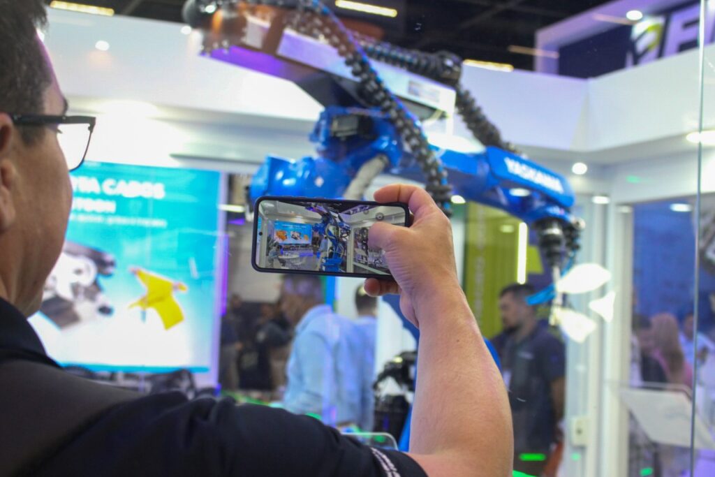 Yaskawa Motoman lança Checkbot e Célula Robô Tape na FEIMEC 2026