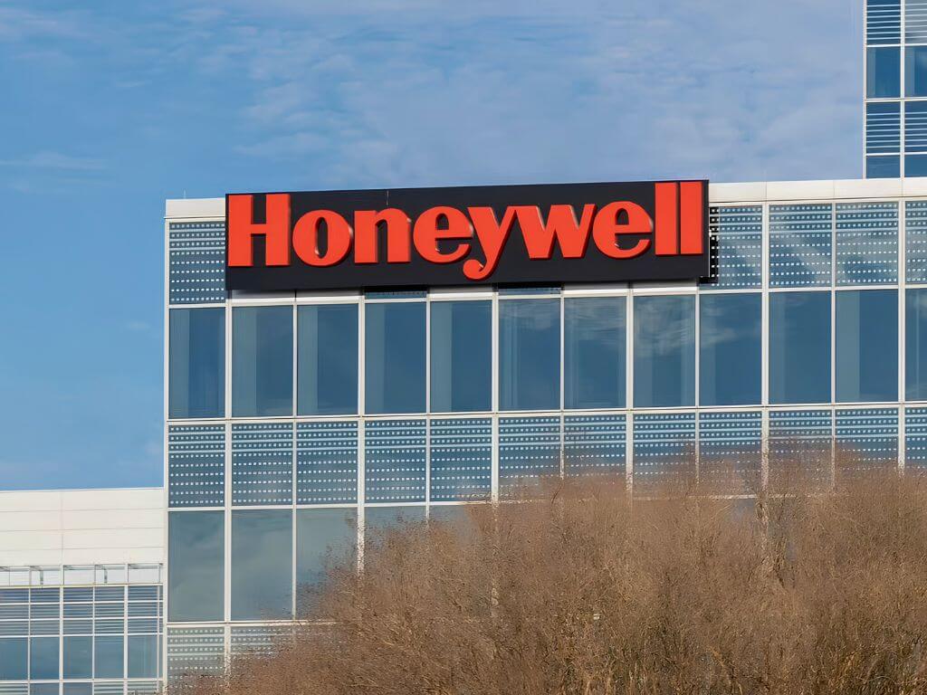 Honeywell conclui aquisição da unidade de catalisadores da Johnson Matthey Honeywell conclui aquisição da unidade de catalisadores da Johnson Matthey